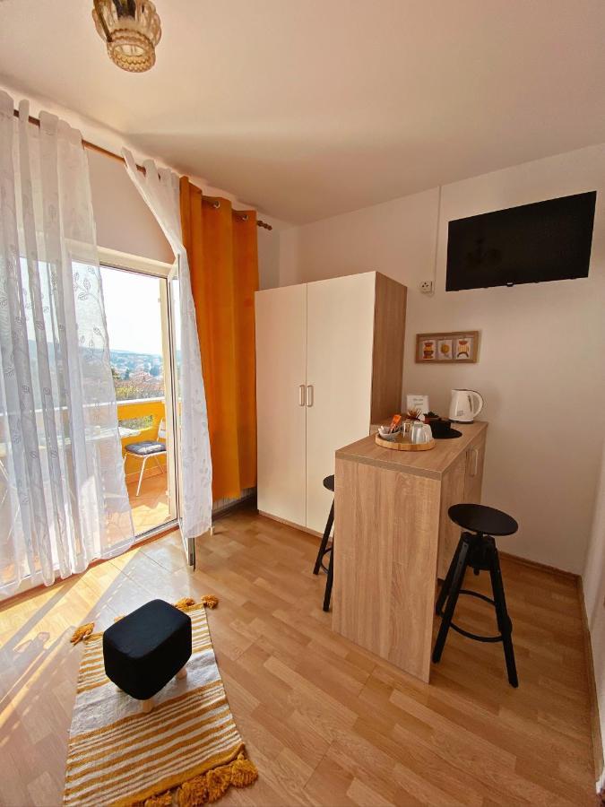 The Manzoni Family 5 Hotel Punat Exterior photo